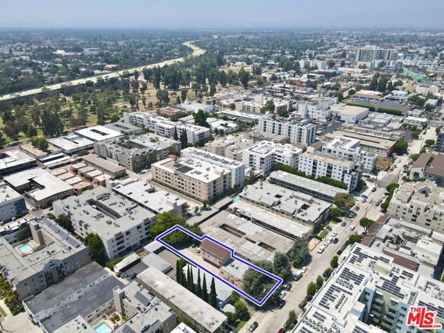 5025 Klump Avenue, North Hollywood (los Angeles), CA 91601