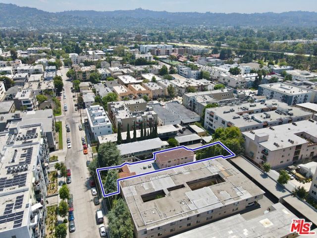 5025 Klump Avenue, North Hollywood (los Angeles), CA 91601