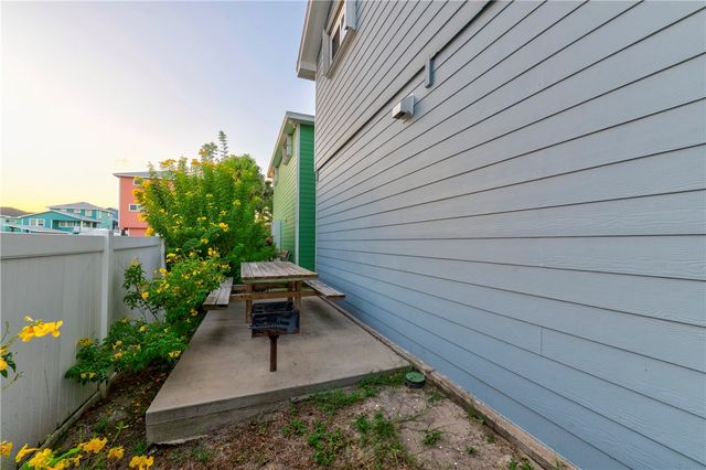 419 Spencers Landing, Port Aransas, TX 78373