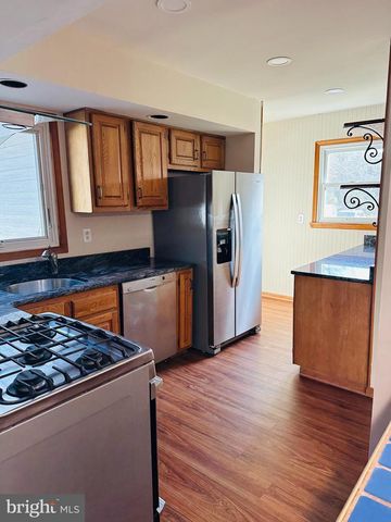 15 CHERRYWOOD DR, Tuckerton, NJ 08087