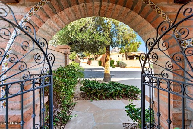 6814 N 17th Place, Phoenix, AZ 85016