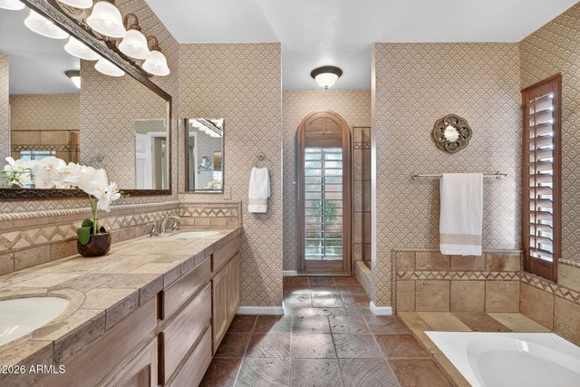 6814 N 17th Place, Phoenix, AZ 85016