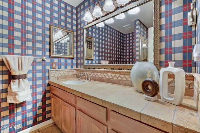 6814 N 17th Place, Phoenix, AZ 85016