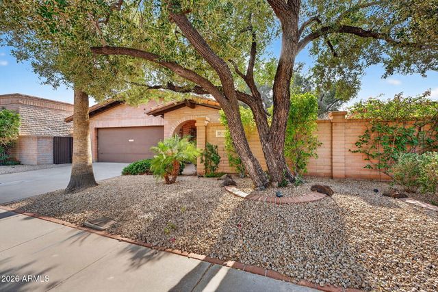 6814 N 17th Place, Phoenix, AZ 85016