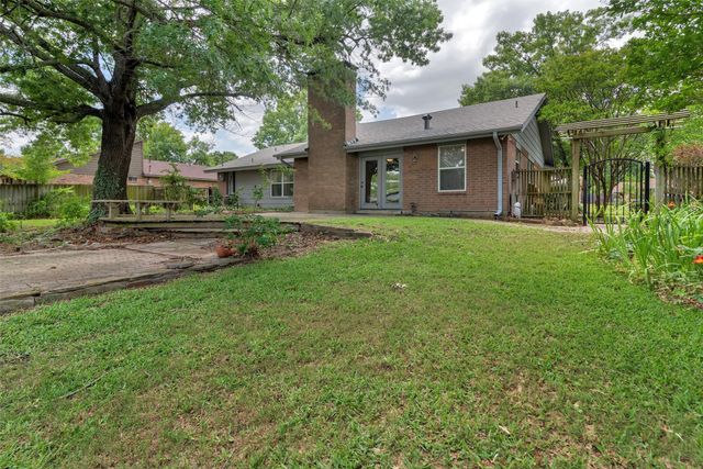2009 Oak Creek Drive, Sherman, TX 75092