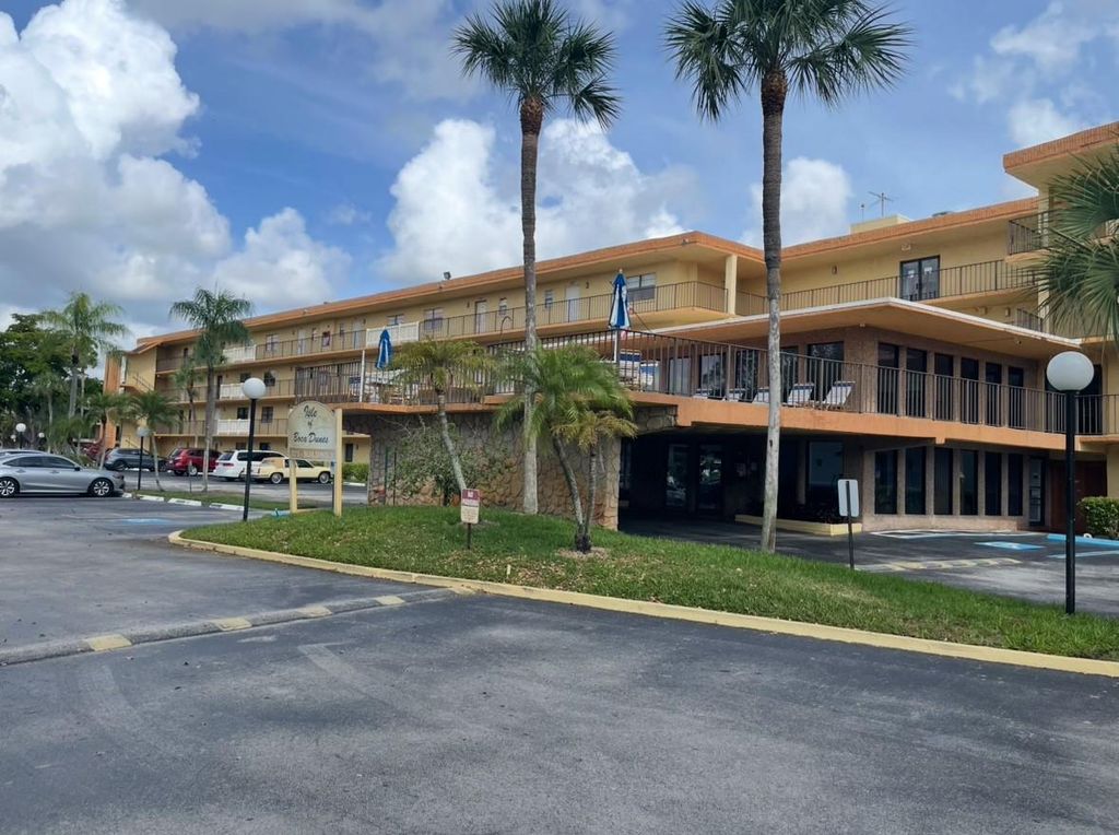 9273 SW 8th Street 117, Boca Raton, FL 33428