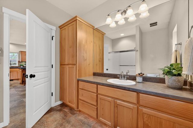 1370 NW Mt Washington Drive, Bend, OR 97703