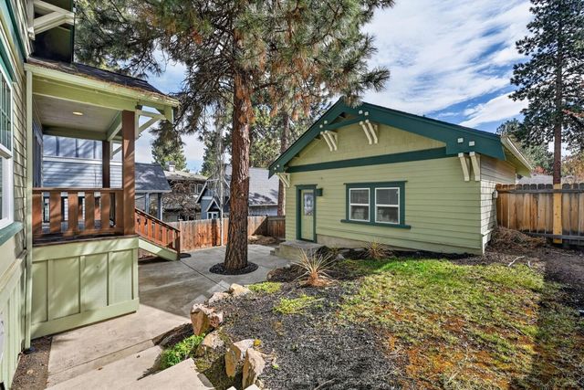 1370 NW Mt Washington Drive, Bend, OR 97703