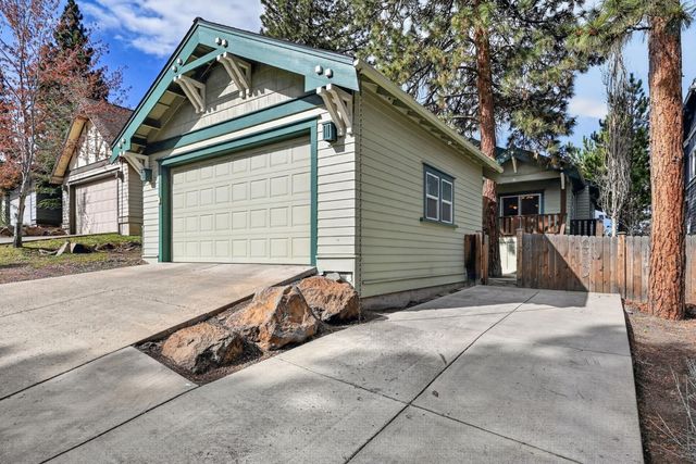 1370 NW Mt Washington Drive, Bend, OR 97703