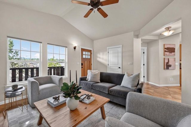 1370 NW Mt Washington Drive, Bend, OR 97703