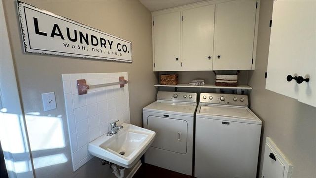 410 S WILSHIRE Boulevard, Coffeyville, KS 67337