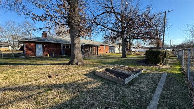 410 S WILSHIRE Boulevard, Coffeyville, KS 67337