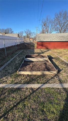 410 S WILSHIRE Boulevard, Coffeyville, KS 67337