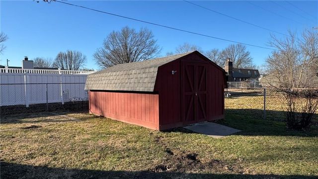 410 S WILSHIRE Boulevard, Coffeyville, KS 67337