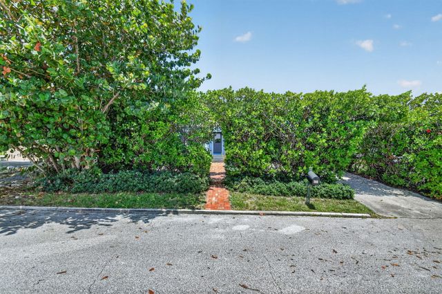 745 Talladega Street, West Palm Beach, FL 33405