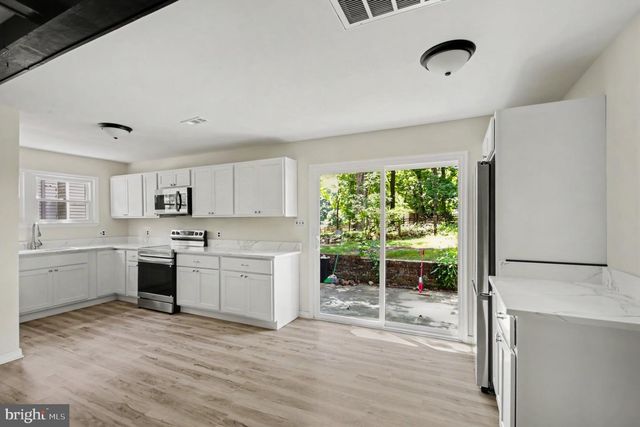 3606 LAKEVIEW PKWY, Locust Grove, VA 22508
