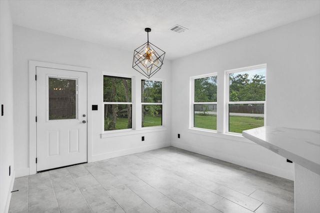 3220 Saint James Boulevard, Beaumont, TX 77705