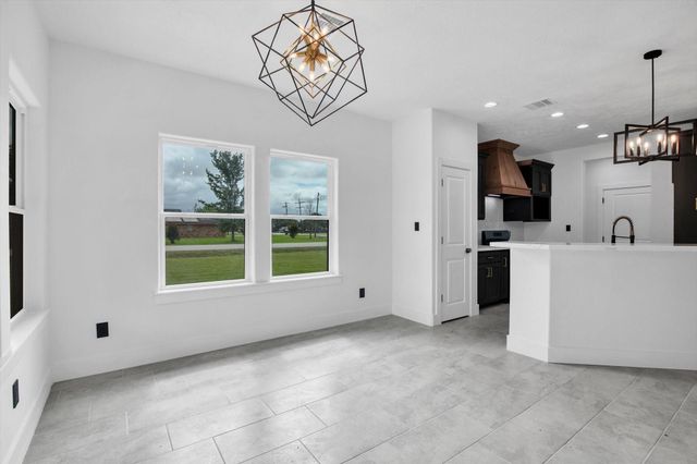 3220 Saint James Boulevard, Beaumont, TX 77705