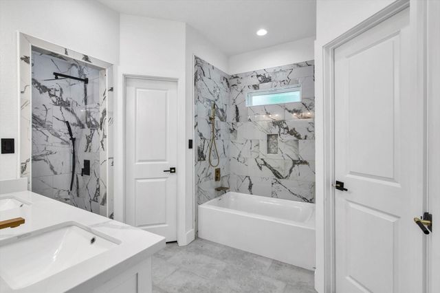 3220 Saint James Boulevard, Beaumont, TX 77705