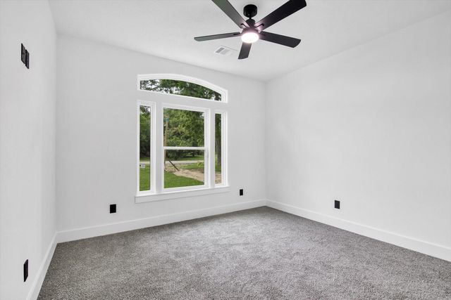 3220 Saint James Boulevard, Beaumont, TX 77705