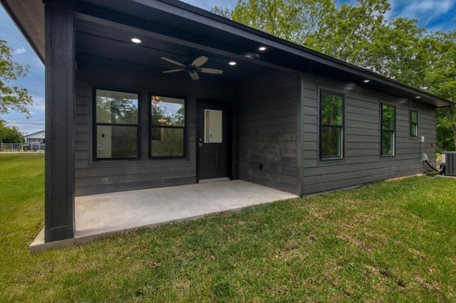 3220 Saint James Boulevard, Beaumont, TX 77705