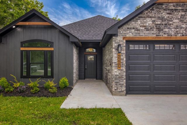 3220 Saint James Boulevard, Beaumont, TX 77705
