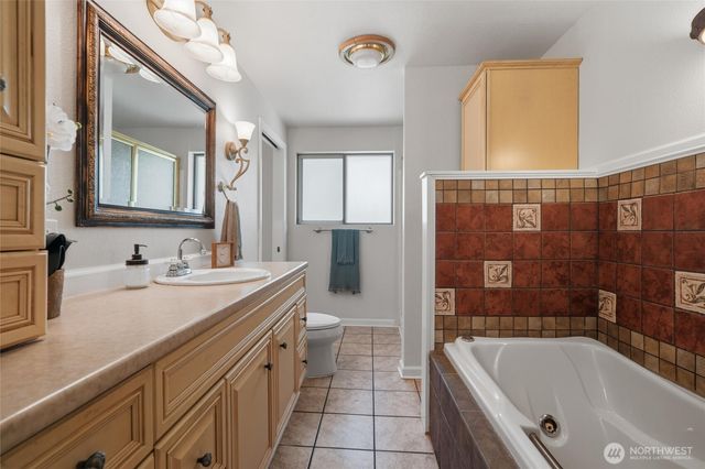 1916 NE Cady Street, Bremerton, WA 98310