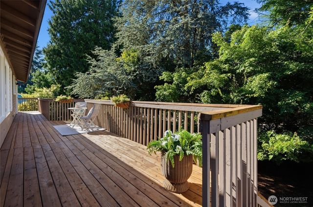 1916 NE Cady Street, Bremerton, WA 98310