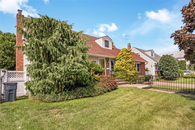 2671 7th Avenue, East Meadow, NY 11554