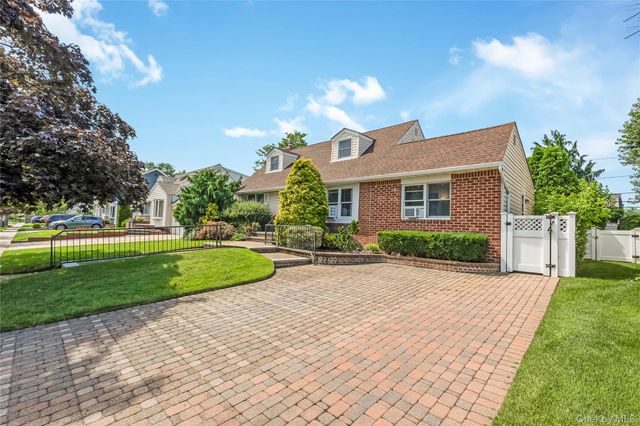 2671 7th Avenue, East Meadow, NY 11554