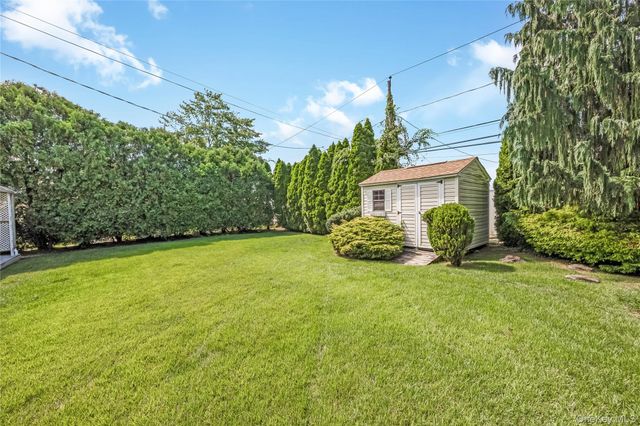 2671 7th Avenue, East Meadow, NY 11554