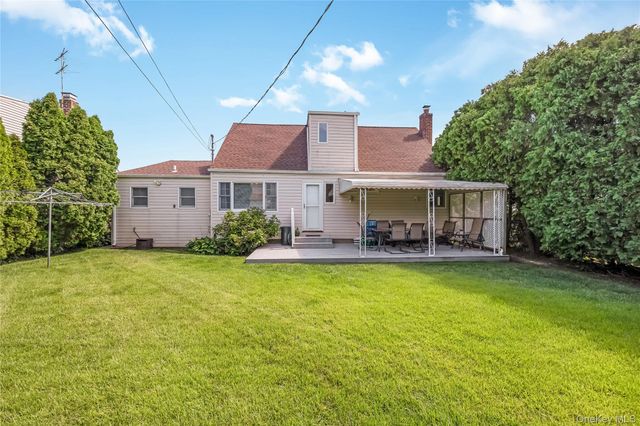 2671 7th Avenue, East Meadow, NY 11554