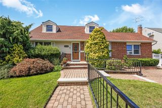 2671 7th Avenue, East Meadow, NY 11554