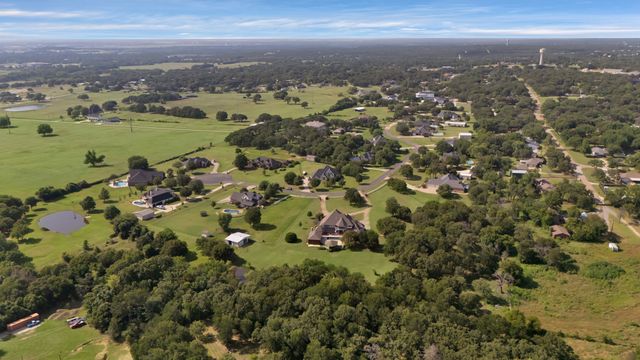 233 Sherry Lane, Burleson, TX 76028