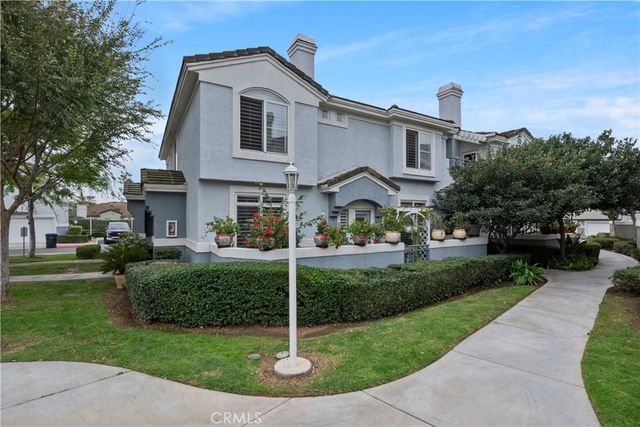 686 Azure, Corona, CA 92879