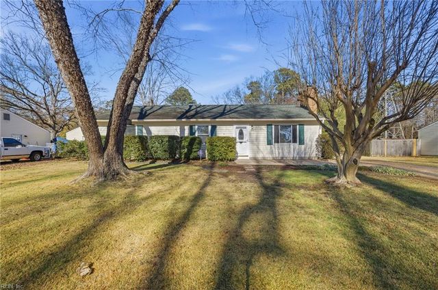 1616 Woodbriar LN, Chesapeake, VA 23323