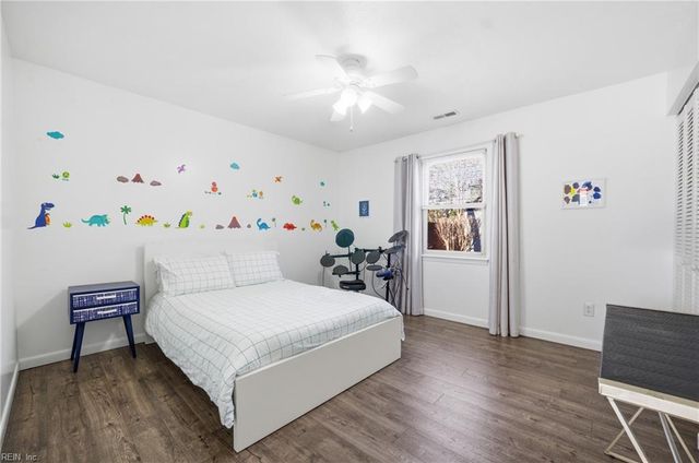 1616 Woodbriar LN, Chesapeake, VA 23323