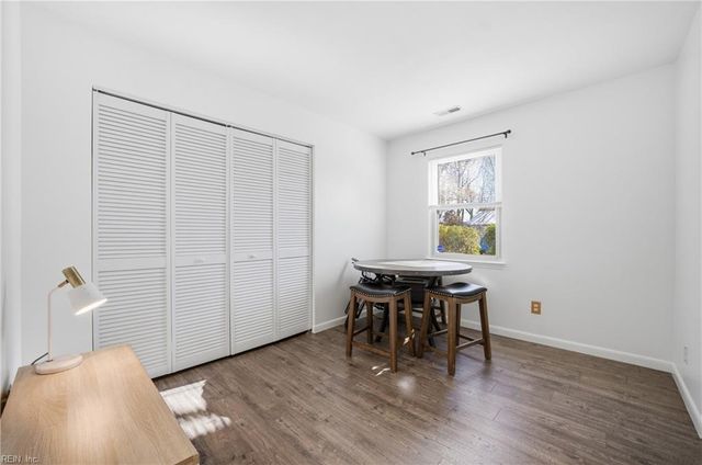 1616 Woodbriar LN, Chesapeake, VA 23323