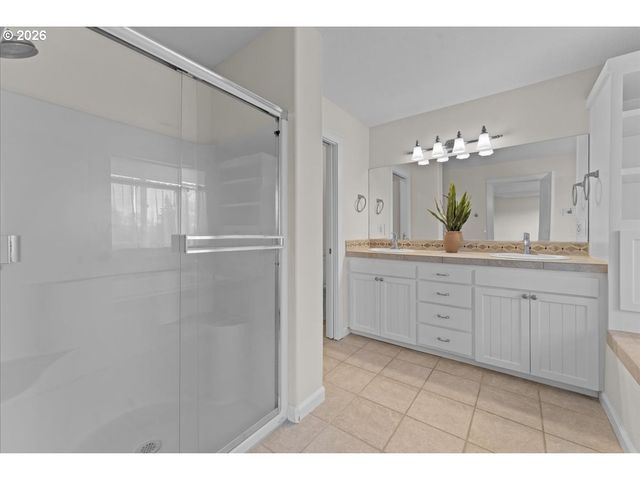 16465 Oaktree Ter, Oregon City, OR 97045