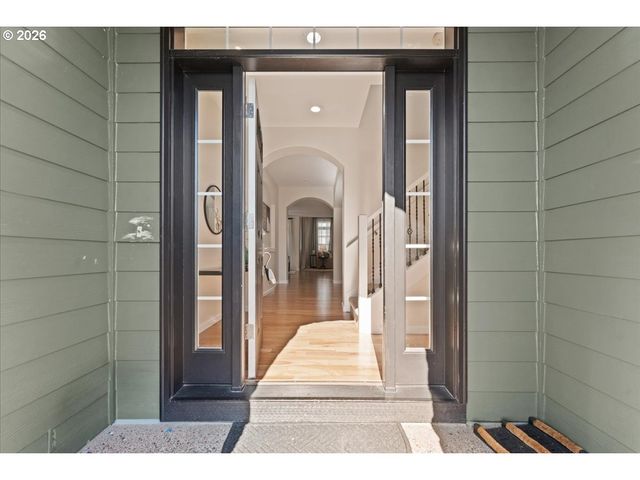 16465 Oaktree Ter, Oregon City, OR 97045