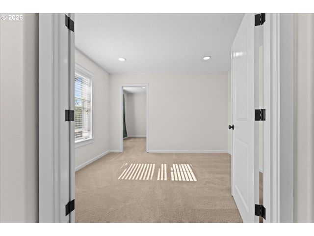 16465 Oaktree Ter, Oregon City, OR 97045