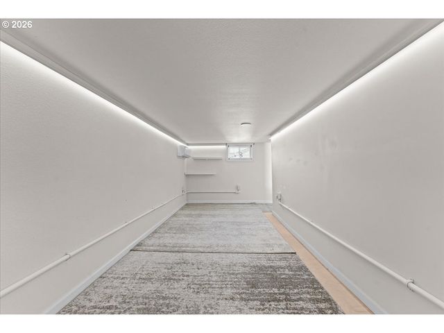 16465 Oaktree Ter, Oregon City, OR 97045