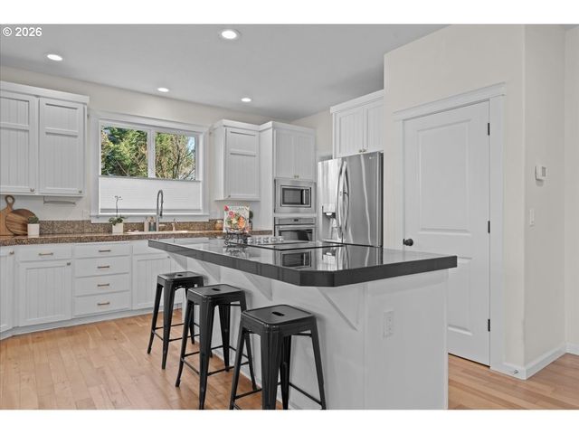 16465 Oaktree Ter, Oregon City, OR 97045