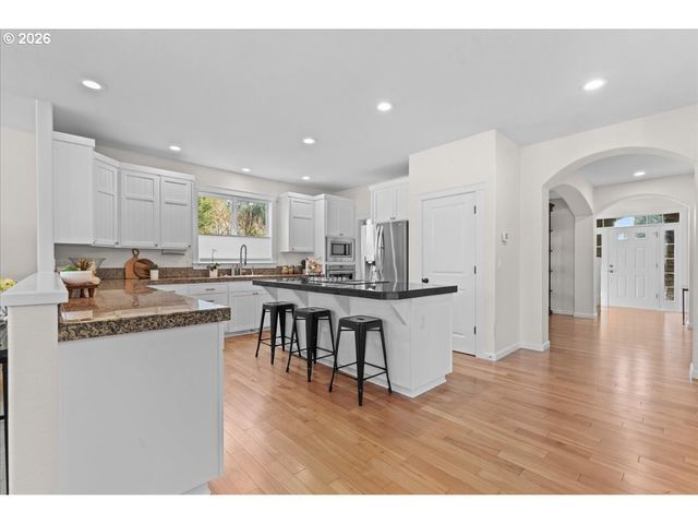 16465 Oaktree Ter, Oregon City, OR 97045