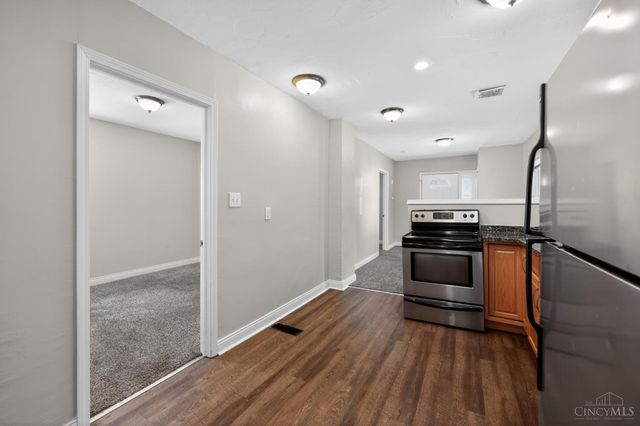 3718 Standish Avenue, Cincinnati, OH 45213