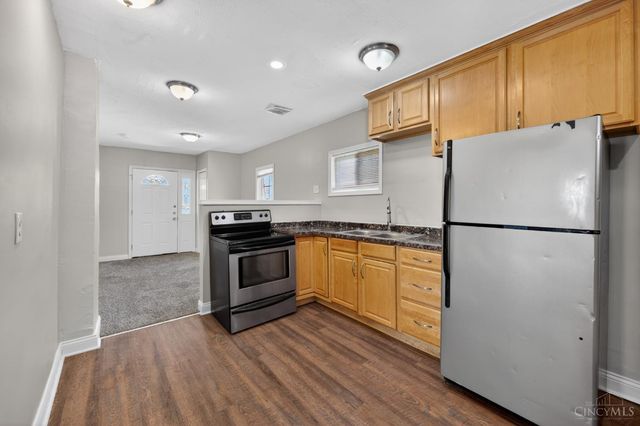 3718 Standish Avenue, Cincinnati, OH 45213