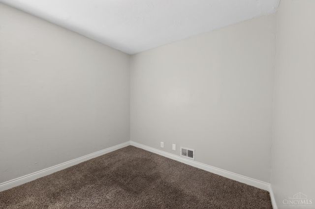 3718 Standish Avenue, Cincinnati, OH 45213