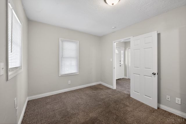 3718 Standish Avenue, Cincinnati, OH 45213