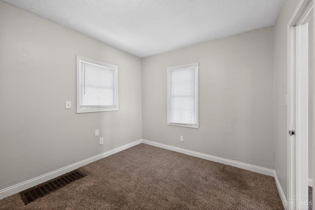 3718 Standish Avenue, Cincinnati, OH 45213