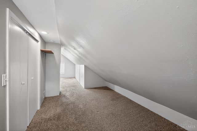 3718 Standish Avenue, Cincinnati, OH 45213